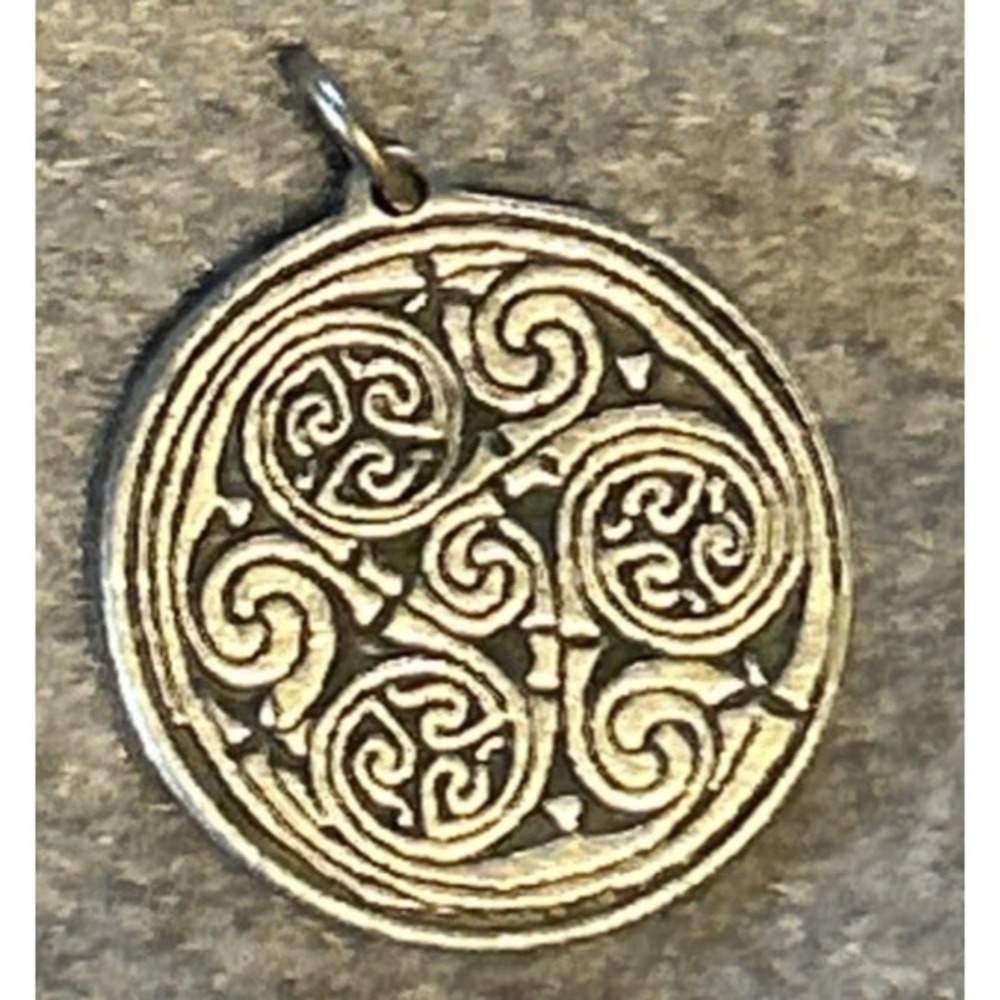 Celtic Never Ending Spiral Pendant Necklace Silver Tone Scottish Irish  Amulet - Picture 2 of 3